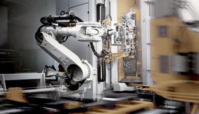 近代的工場における産業用ロボット
