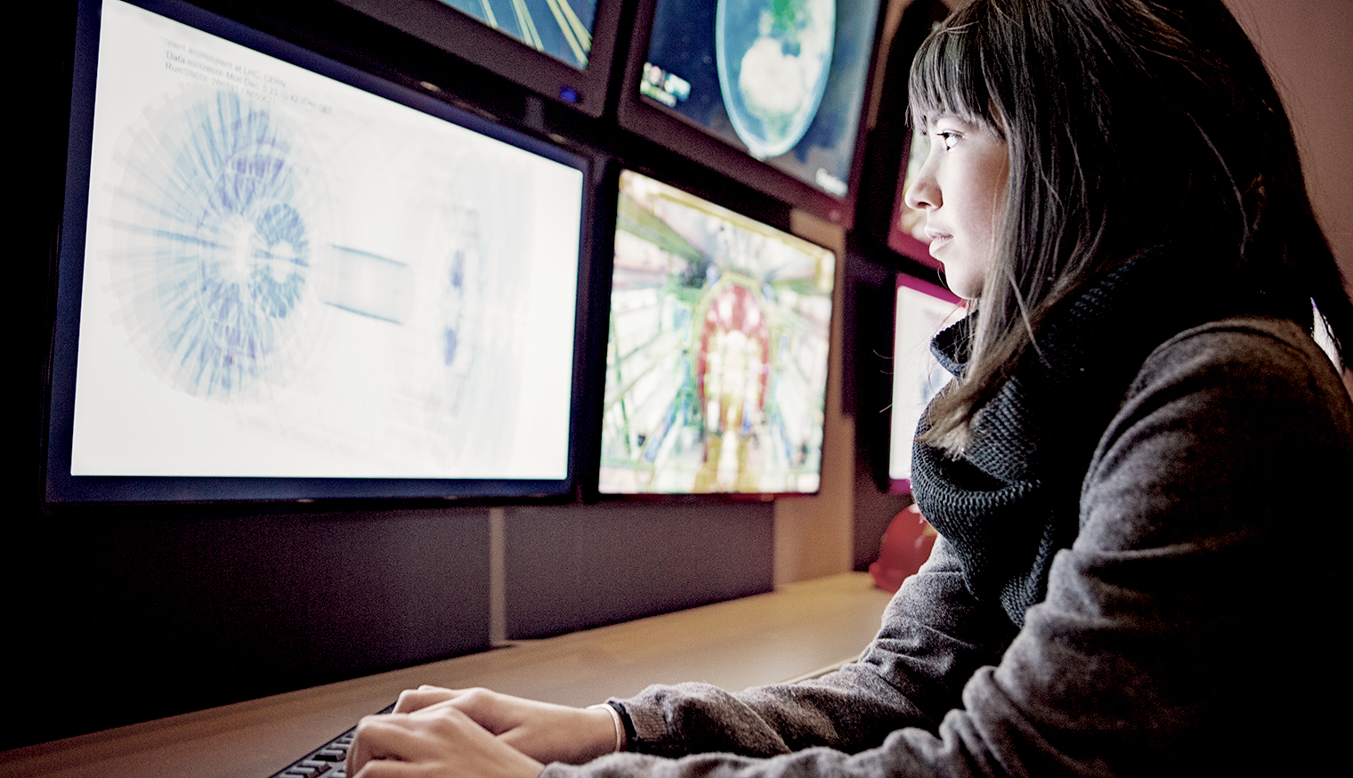  Employee analysing dashboards powered by SAP data management to enhance accuracy and reporting.