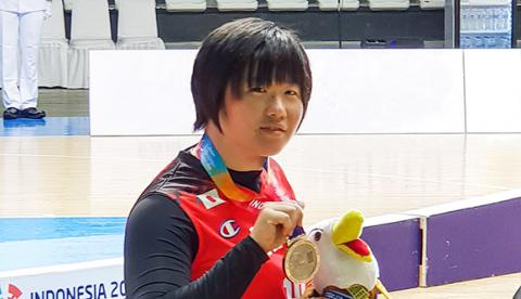 インドネシア2018アジアパラ競技大会で車いすバスケットボール日本代表 萩野真世選手が銀メダルを獲得